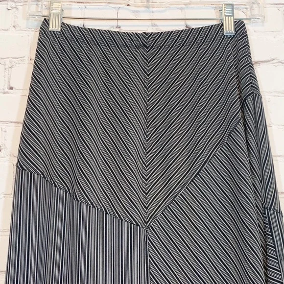 Deux Mille gray black striped skirt uneven hem line - Picture 6 of 7